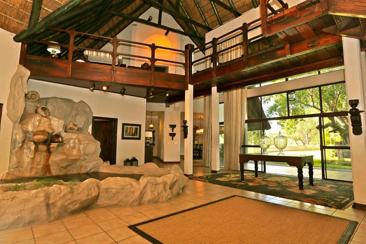 La Rochelle Lodge Okaukuejo Exterior foto