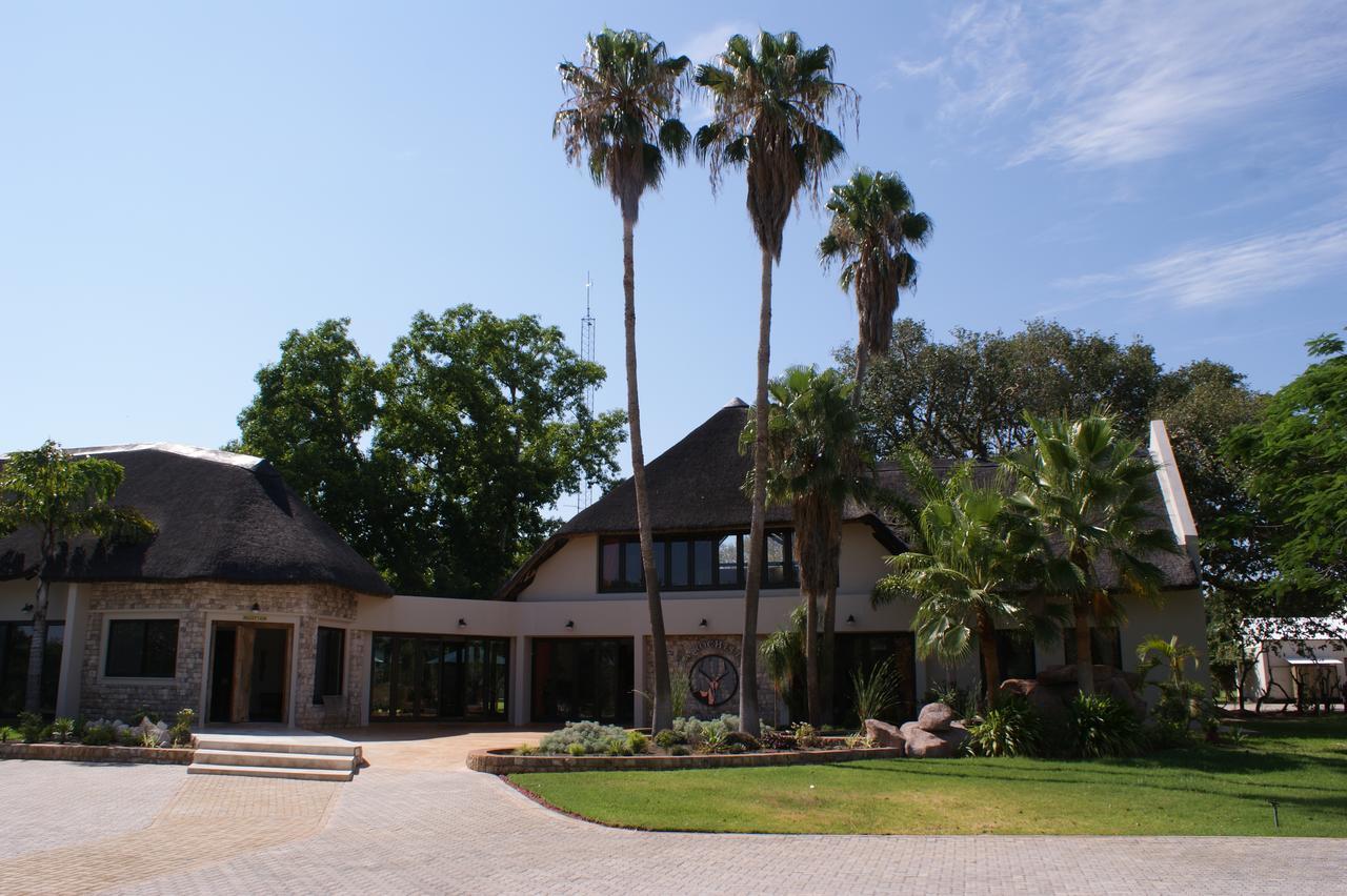 La Rochelle Lodge Okaukuejo Exterior foto