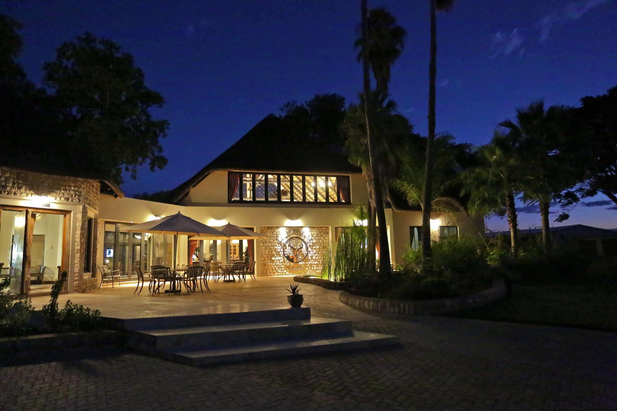 La Rochelle Lodge Okaukuejo Exterior foto